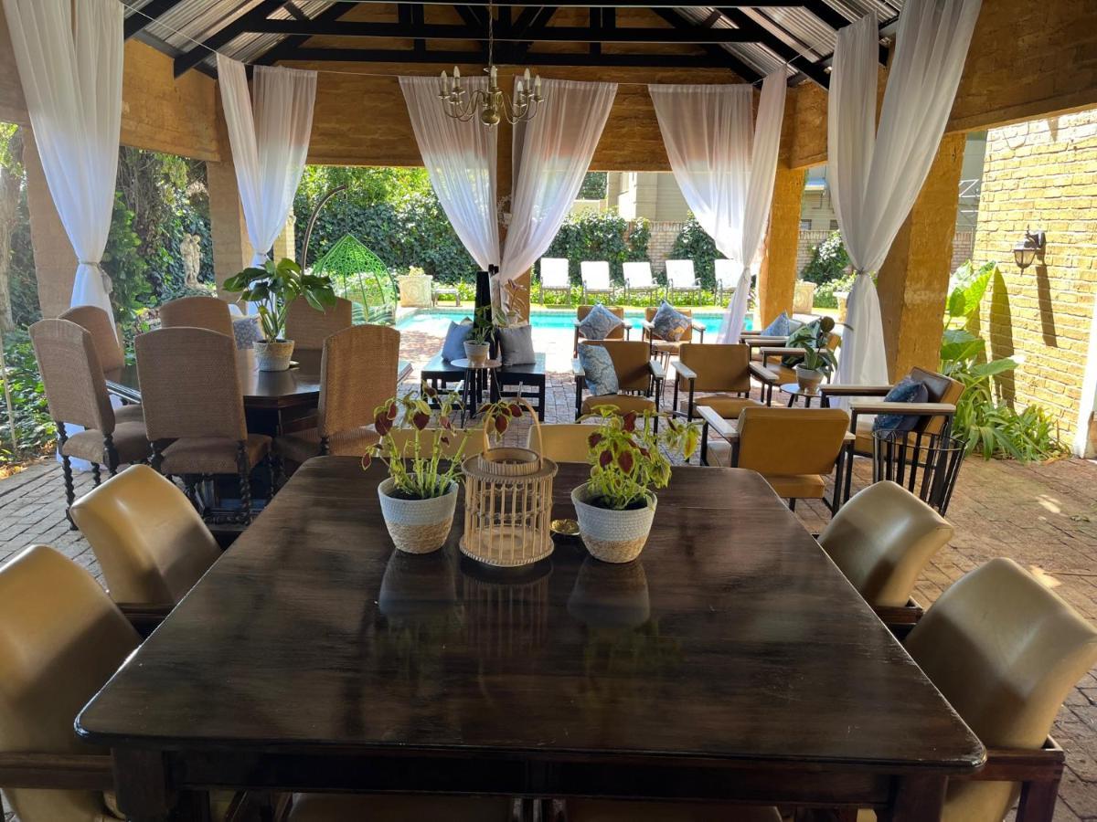 The Gallery Lounge Potchefstroom Esterno foto