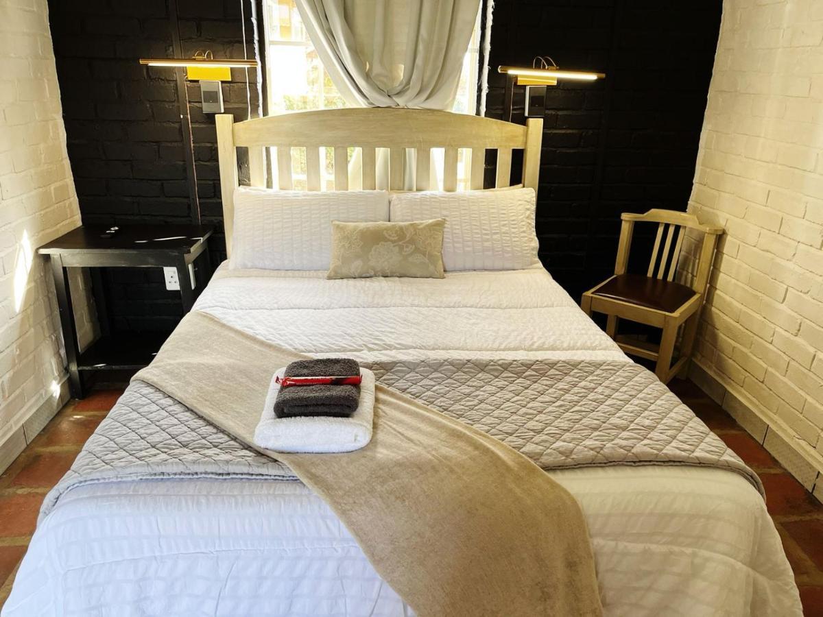 The Gallery Lounge Potchefstroom Esterno foto